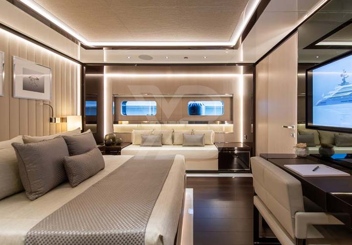 Resilience yacht interior 12