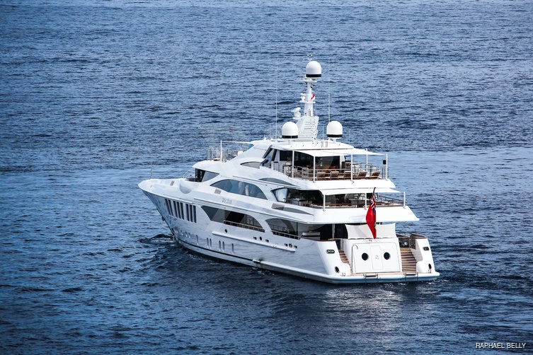 Vector yacht exterior 4