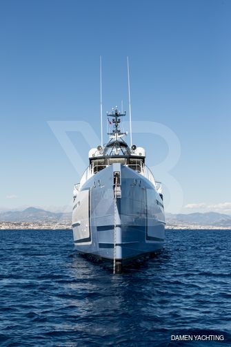 Chasing Romance yacht exterior 12
