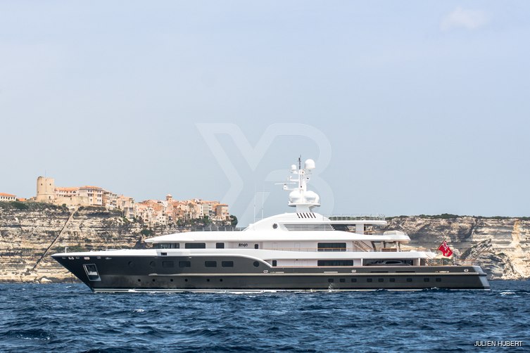 Kogo yacht exterior 3