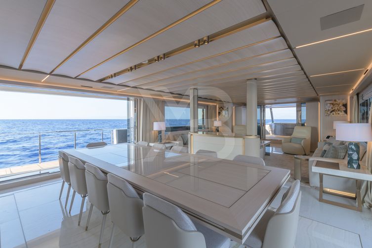 EIV yacht interior 18