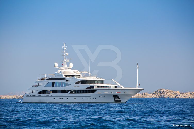 Sorrento yacht exterior 3