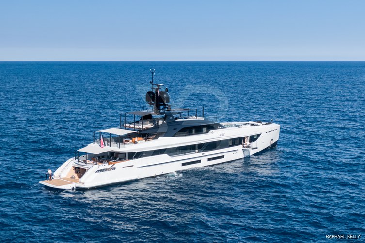 Jimmy yacht exterior 35