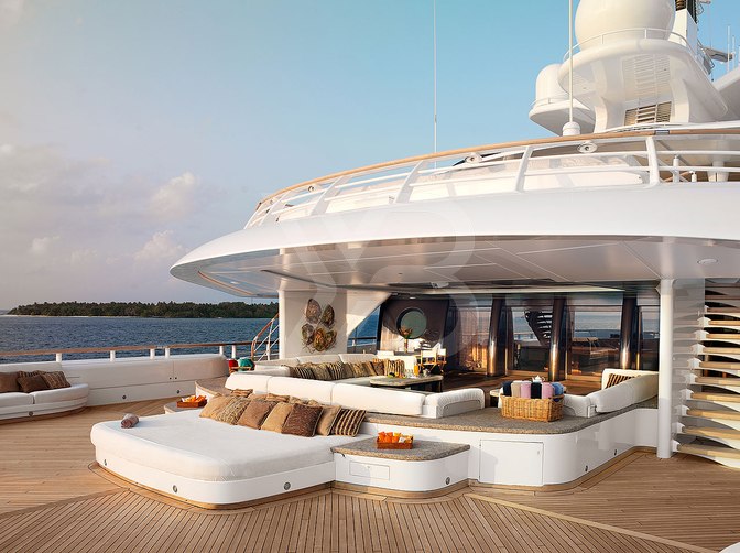 Pelorus yacht exterior 5