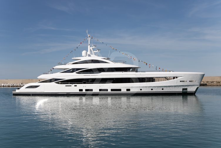 Lady I yacht exterior 30