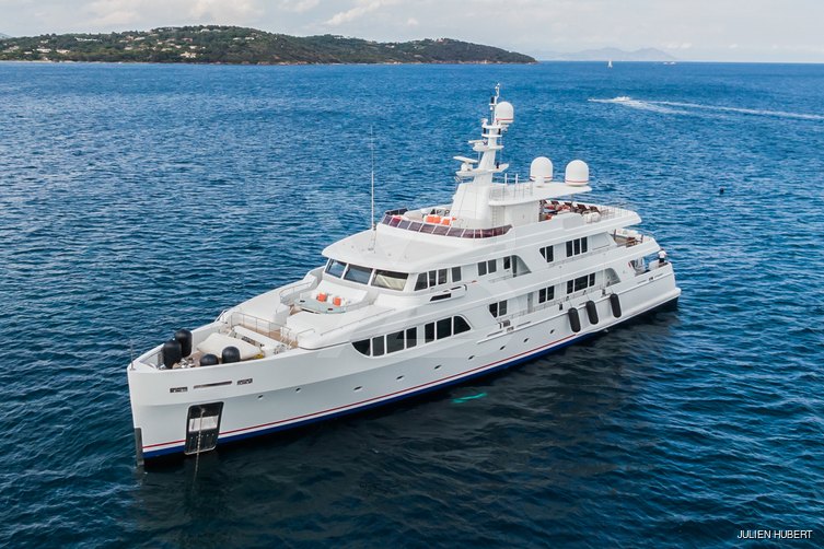 Kadimo's yacht exterior 10