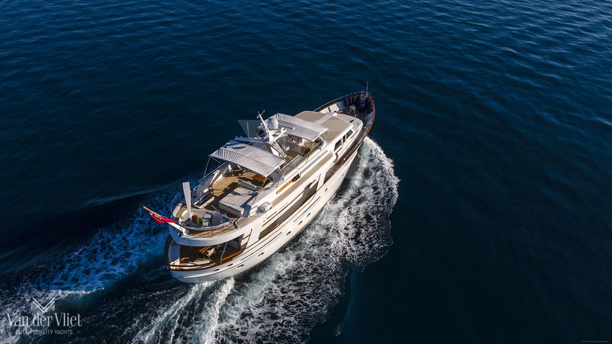 Ladina Too yacht exterior 3