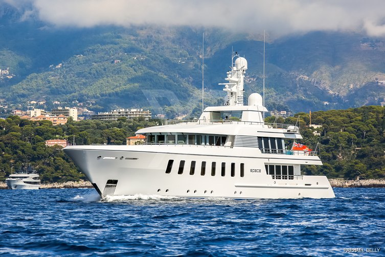 Sport yacht exterior 9