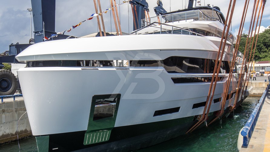 Lee yacht exterior 19