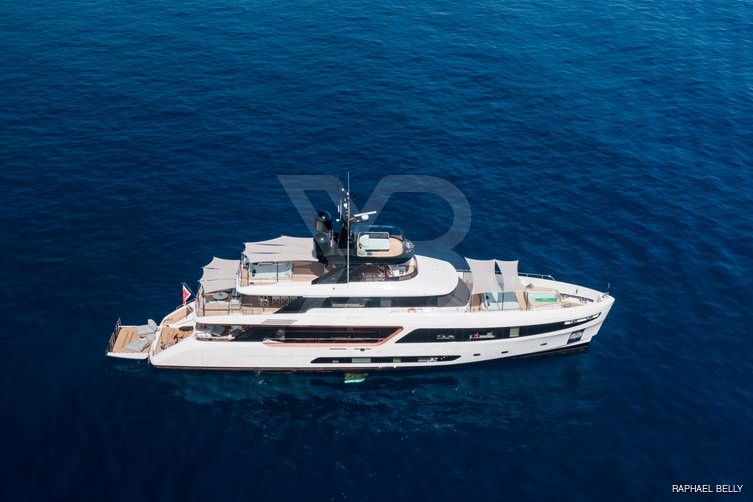 EH2 yacht exterior 2