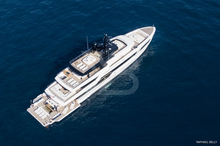 Contigo yacht exterior 29