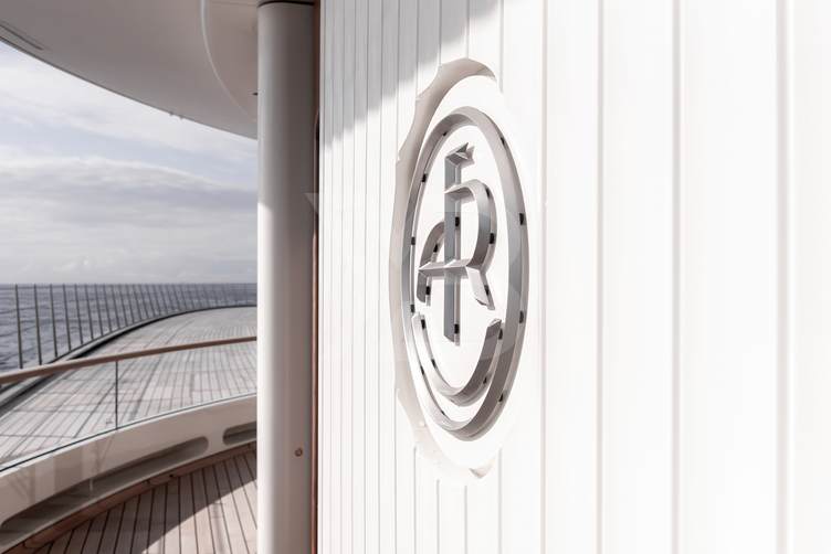 Liva yacht exterior 7