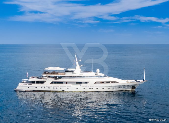 Darnice III yacht exterior 11