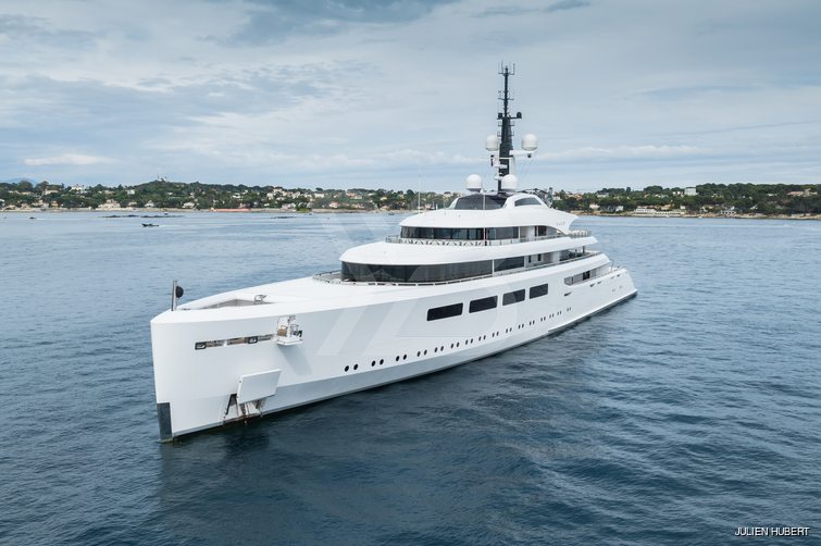 Vava II yacht exterior 16