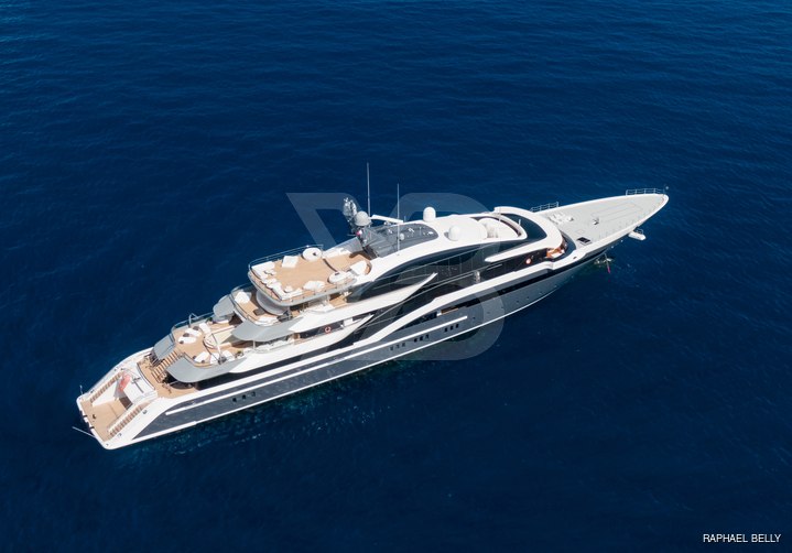 Dar yacht exterior 38