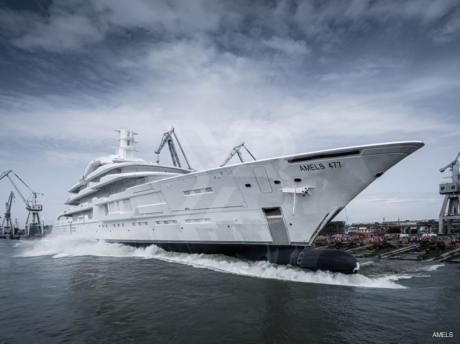 Tanzanite yacht exterior 21