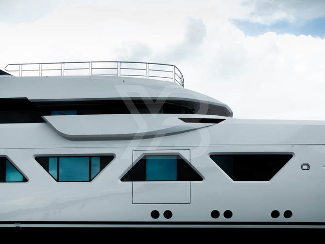 Amels 6008 yacht exterior 4