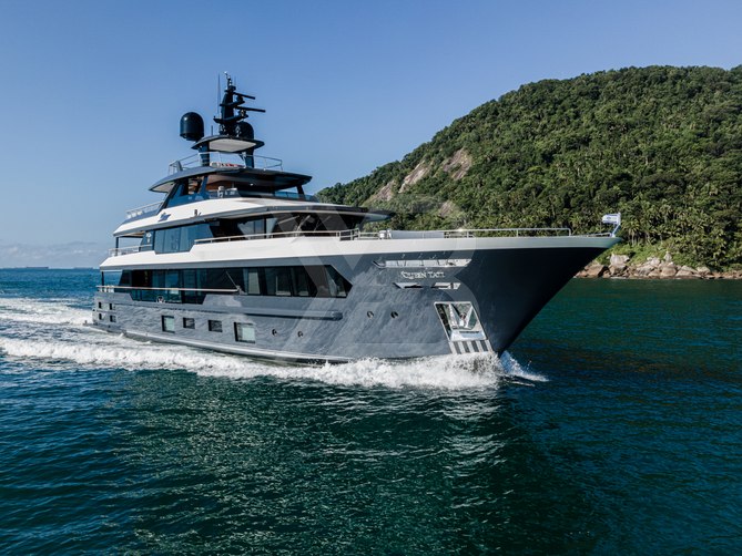 Queen Tati yacht exterior 40