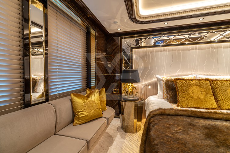 Leona yacht interior 45