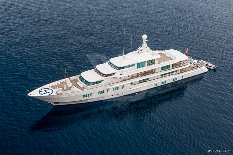 Siran yacht exterior 2