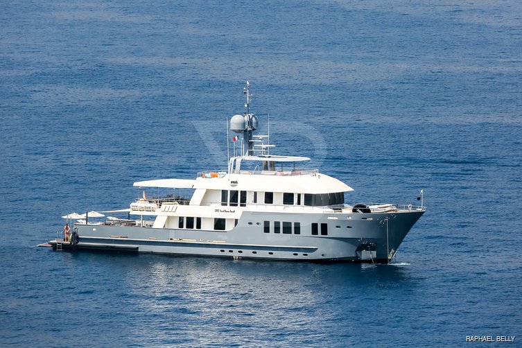 Zulu yacht exterior 8