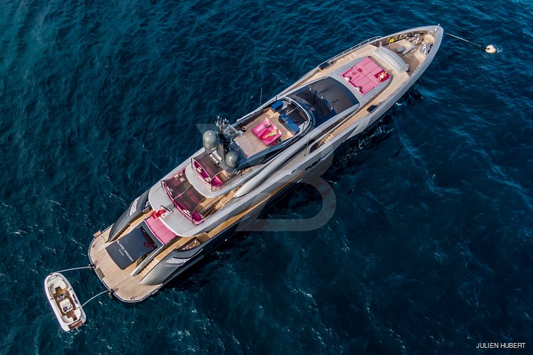 Flying Dagger yacht exterior 5