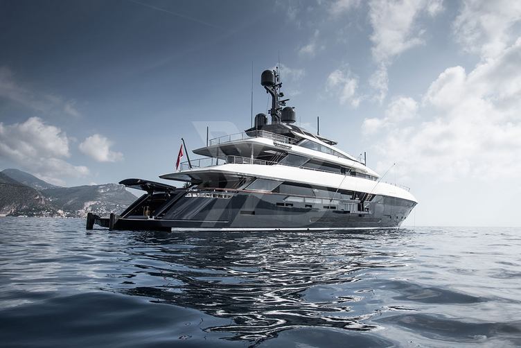 N2H yacht exterior 18