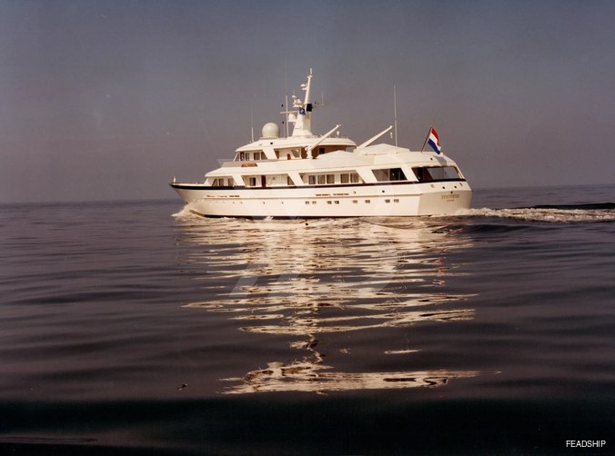 Synthesis 66 yacht exterior 5