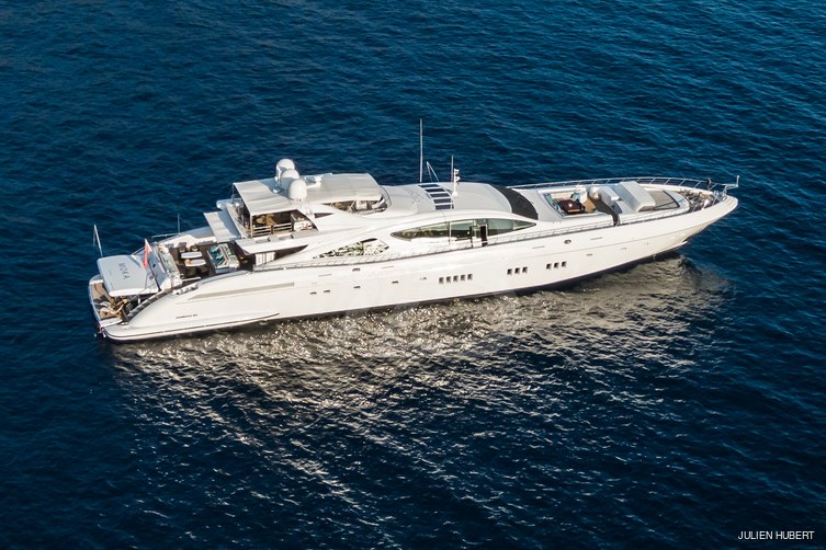 Hallo yacht exterior 14