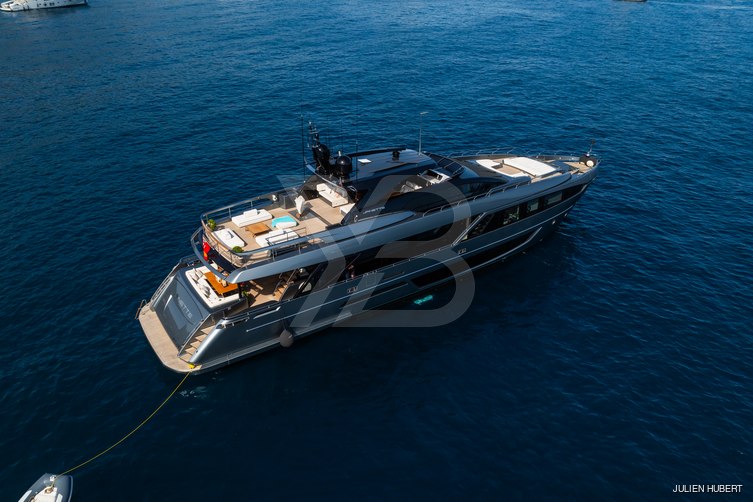 Janette yacht exterior 5