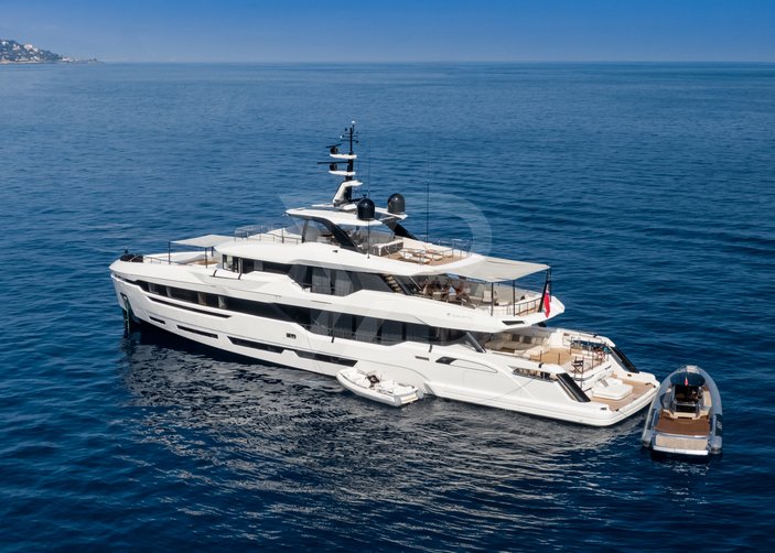 Astera yacht exterior 9