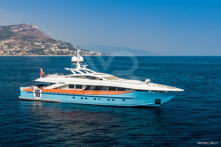 Aurelia yacht exterior 16