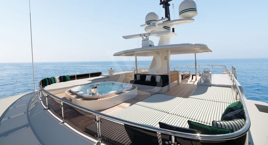 Gio Chi The yacht exterior 4