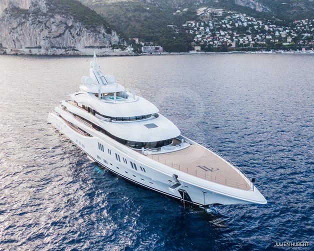 Lady Lara yacht exterior 31