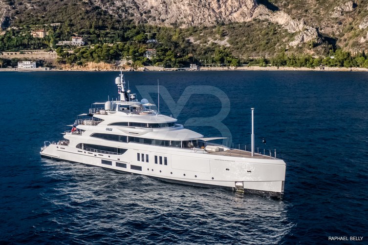 Calex yacht exterior 2