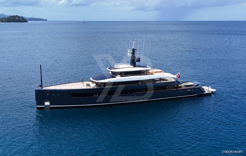B yacht exterior 4