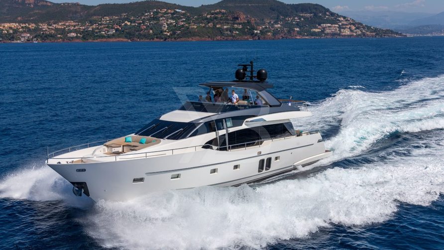 Regine Of Cannes yacht exterior 4