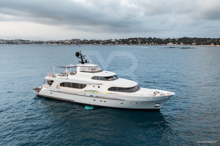 Archipelago yacht exterior 2