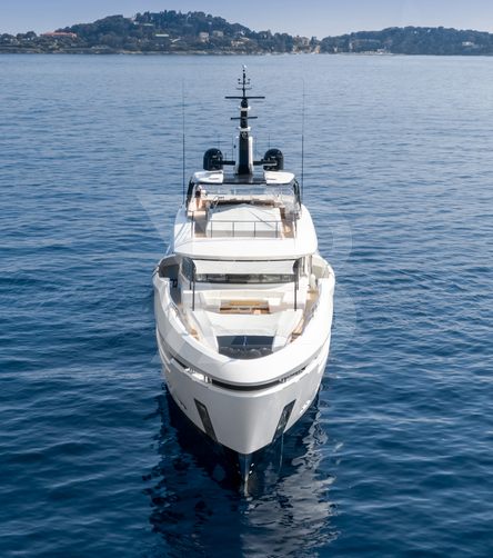 Astera yacht exterior 3