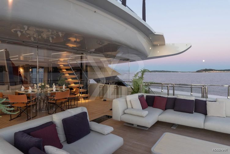 LEL yacht exterior 5