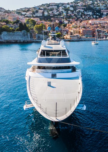 Luna yacht exterior 3