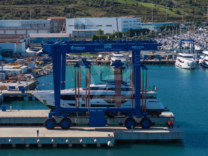 MM yacht exterior 7