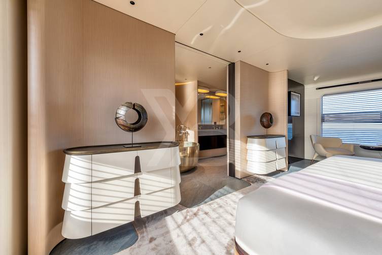 Tanelorn yacht interior 31