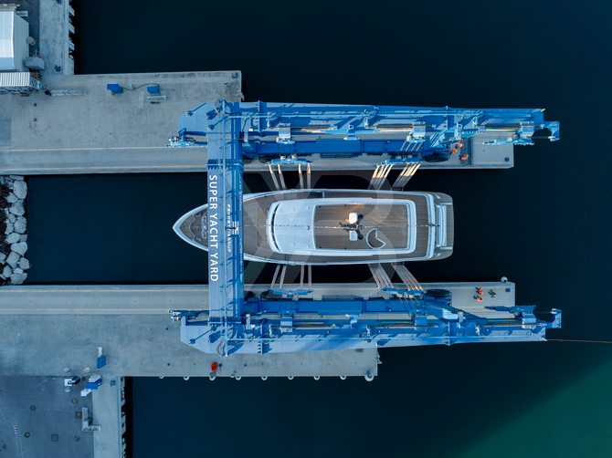 Claire de Lune yacht interior 5