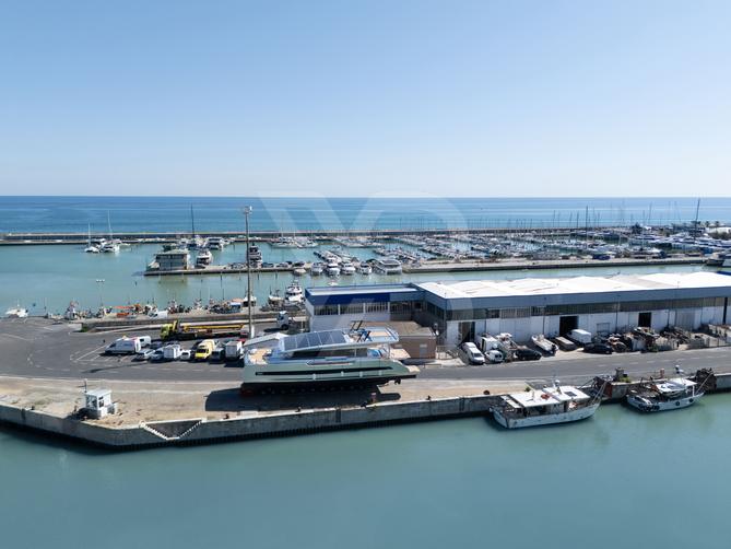 Sundance yacht exterior 9