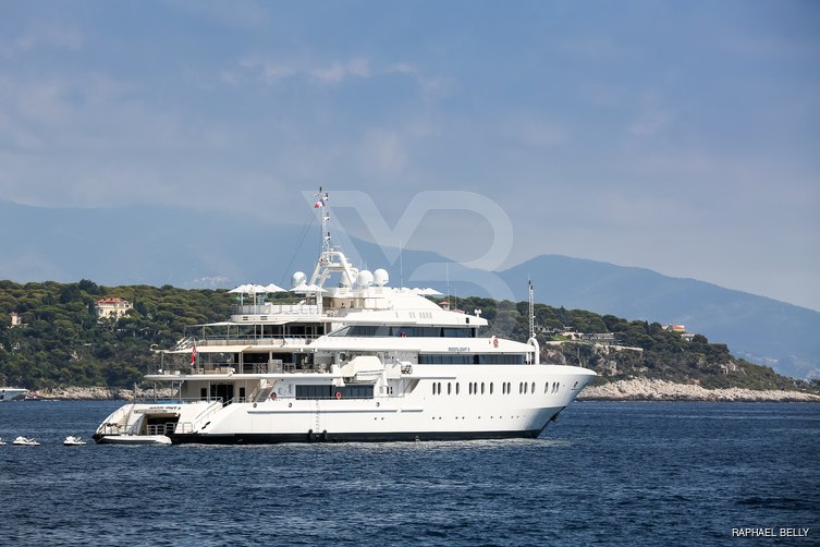 Moonlight II yacht exterior 9