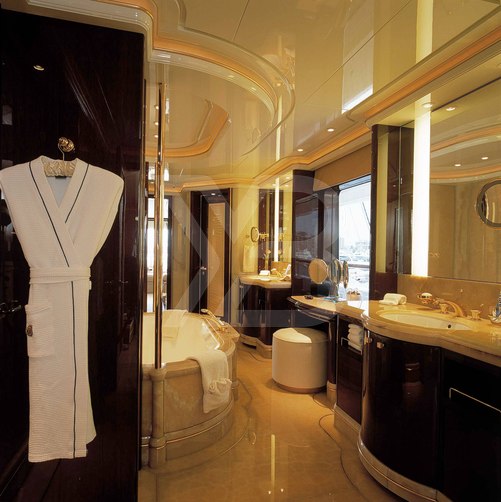 Ilona yacht interior 9