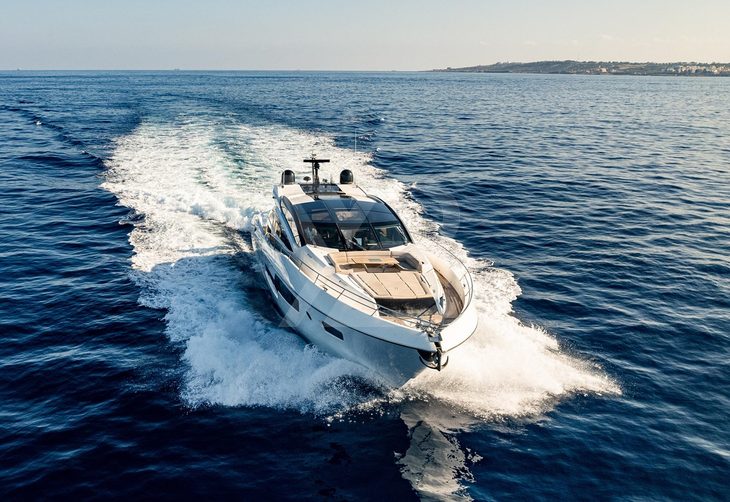 Clavis yacht exterior 3