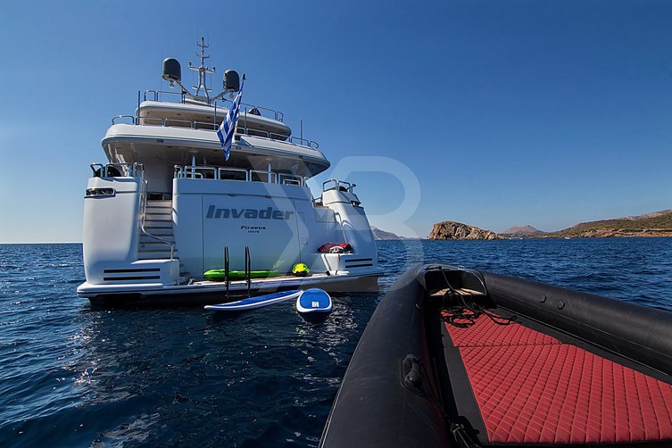 Invader yacht exterior 6
