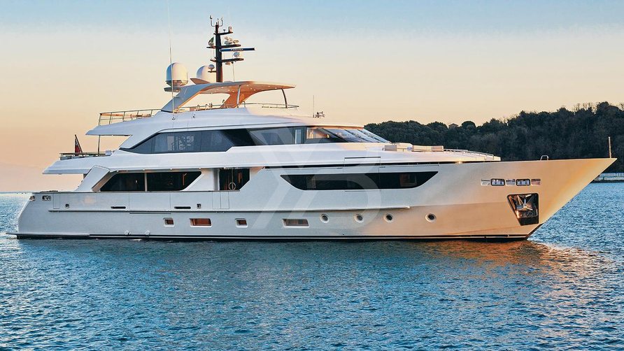 Nadhira yacht exterior 2